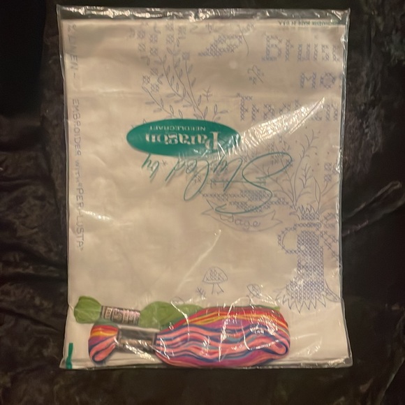VTG Paragon Needlecraft Package  SEALED “Bruised Herbs most Fragrant are” - Picture 3 of 4